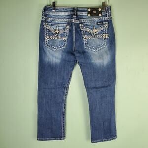 Miss Me Women's Easy Capri Embellished Flap Pocket Buckle Size 28